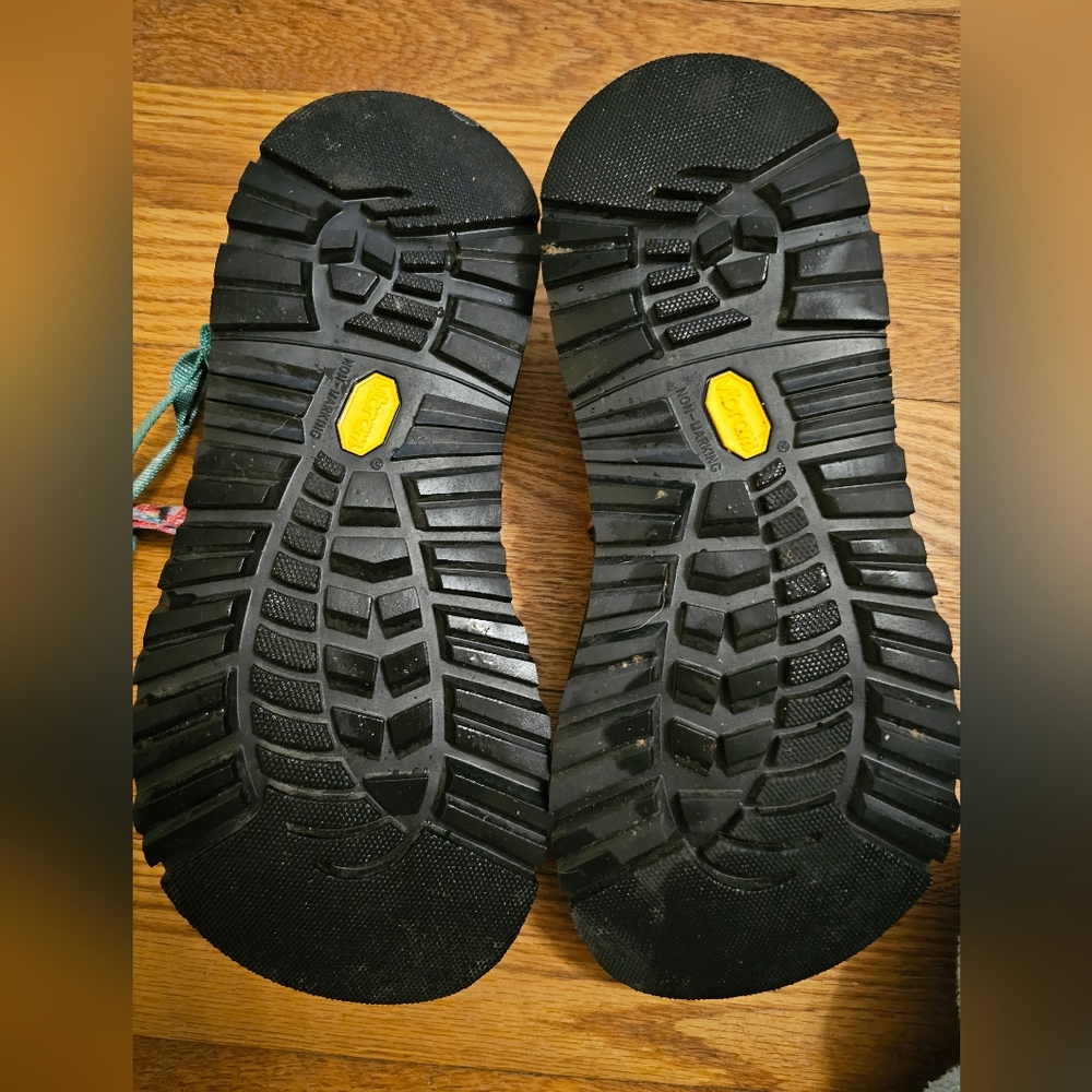 Customized Womens Chacos - Picture 3 of 4